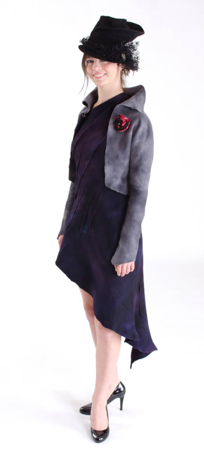 Superfine 18.9 micron merino.
Silk highlights on the dress.