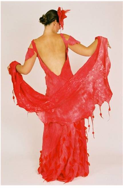 "Intoxication"  Awarded the Creative Fibre Fashion Award 2006 & the Sentosa Silk Award.
Handfelted with Handdyed silk paj and 18.9 micron merino.